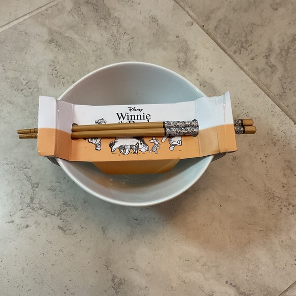 Disney Winnie the Pooh Noodle Bowl with Chopsticks NWT - Picture 2 of 6